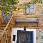 Karya דירה