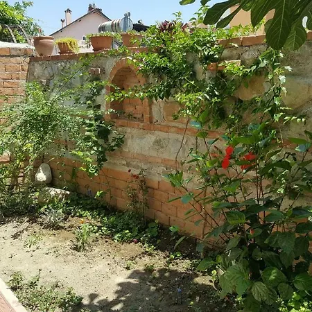 Karya Apartment *