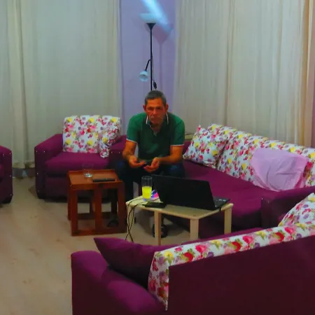 Karya Apartment *